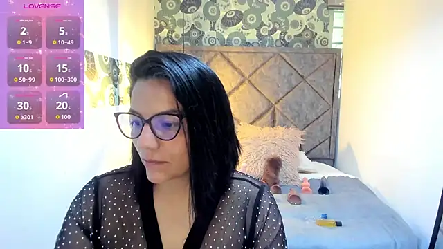 Snapshot of Megan_Milf__ chatting on 09.23.25 Megan Milf online show from 09.23.25