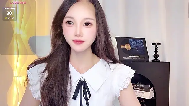 Snapshot of Aiyi909- chatting on 07.19.26 Aiyi909- online show from 07.19.26