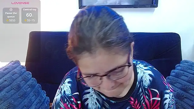 Snapshot of Linda_banks_ chatting on 09.11.25 Linda banks online show from 09.11.25