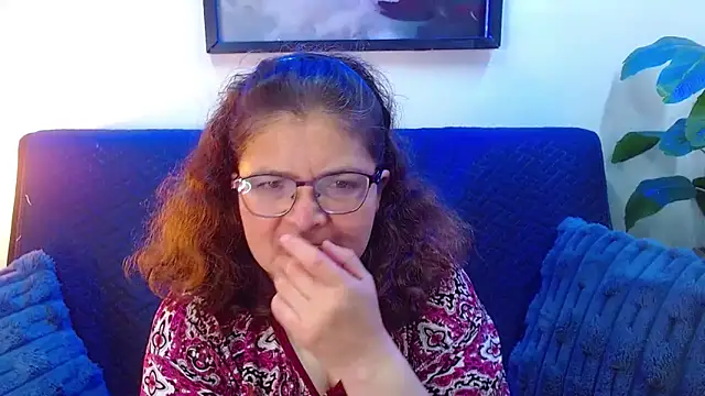 Snapshot of Linda_banks_ chatting on 10.04.25 Linda banks online show from 10.04.25