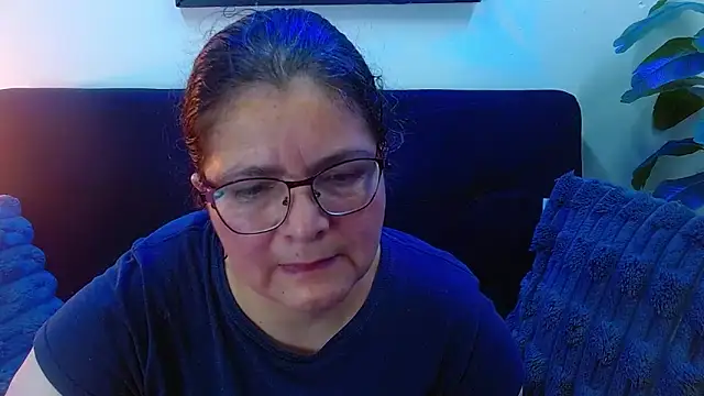 Snapshot of Linda_banks_ chatting on 10.25.25 Linda banks online show from 10.25.25