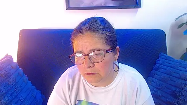 Snapshot of Linda_banks_ chatting on 11.23.25 Linda banks online show from 11.23.25