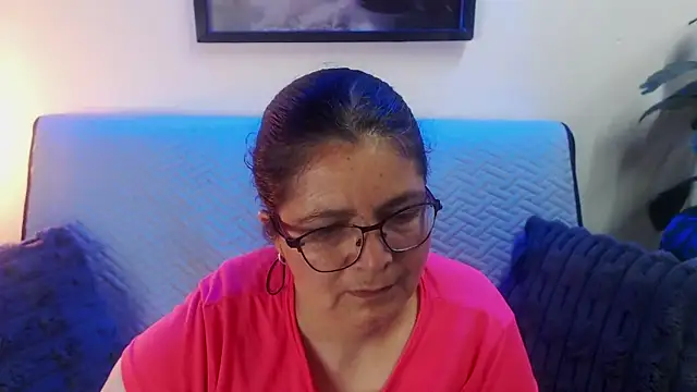 Snapshot of Linda_banks_ chatting on 11.28.25 Linda banks online show from 11.28.25