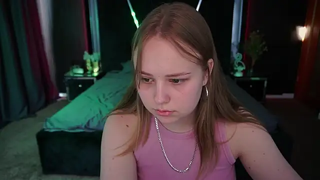 CrystallPaws online show from 09.22.25