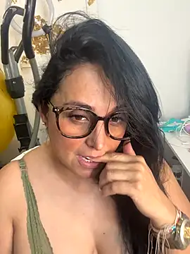 hotadhara01 online show from 10.17.25