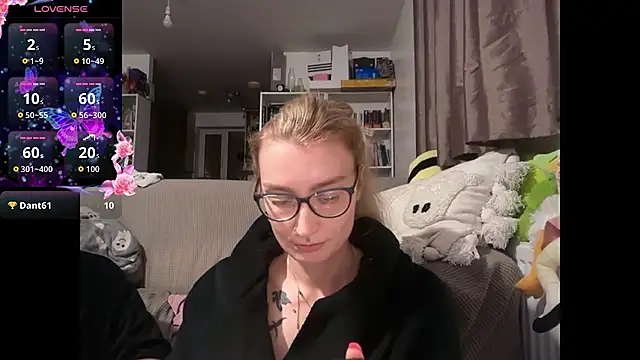 Snapshot of harleyblair chatting on 04.30.26 harleyblair online show from 04.30.26