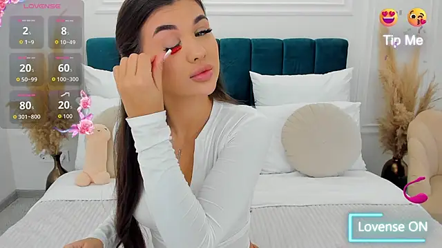 MonCarla online show from 10.13.25