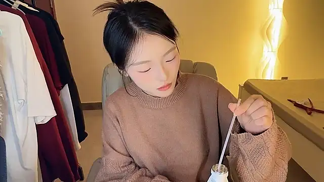 Robin-o3 online show from 10.13.25