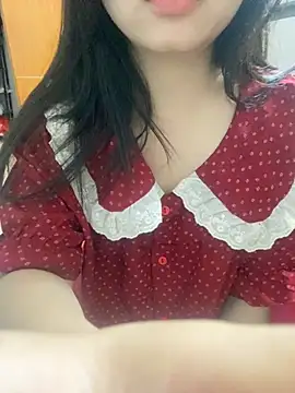 Snapshot of Luzizi- chatting on 09.19.25 Luzizi- online show from 09.19.25