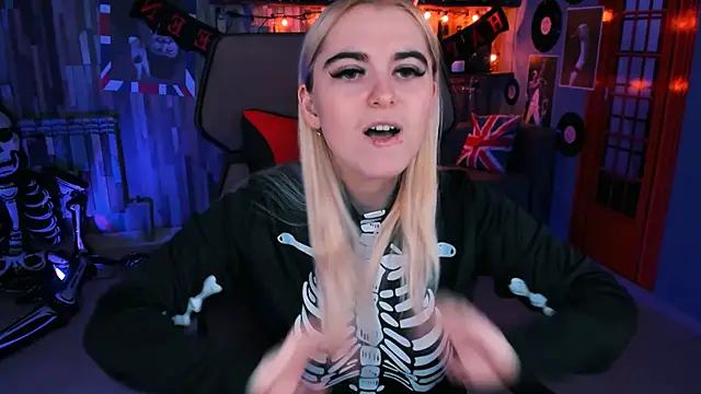 Stef Nicks online show from 10.31.25