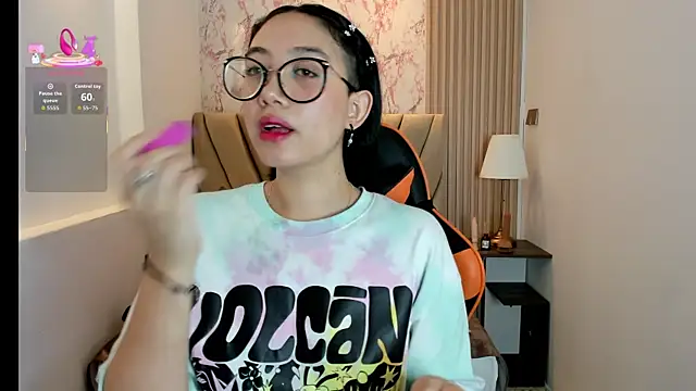 Yuna  Min online show from 09.12.25