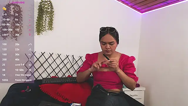 Snapshot of shiara_blake chatting on 10.18.25 shiara blake online show from 10.18.25