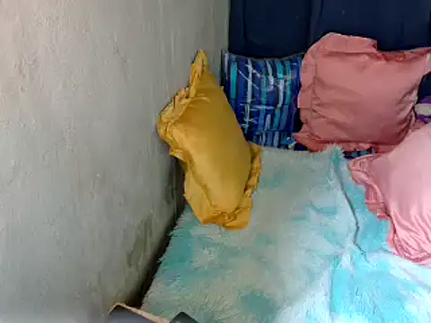 Snapshot of xxloveheart chatting on 11.21.25 xxloveheart online show from 11.21.25