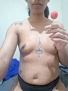 Snapshot of RavenShyfit chatting on 10.15.25 RavenShyfit online show from 10.15.25