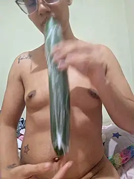 Snapshot of RavenShyfit chatting on 11.11.25 RavenShyfit online show from 11.11.25