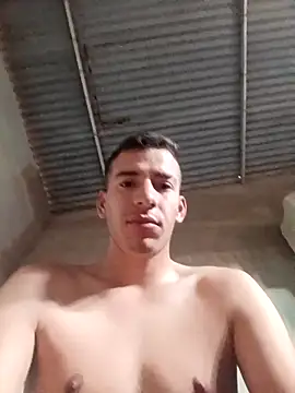 Snapshot of Jose20moro chatting on 11.30.25 Jose20moro online show from 11.30.25