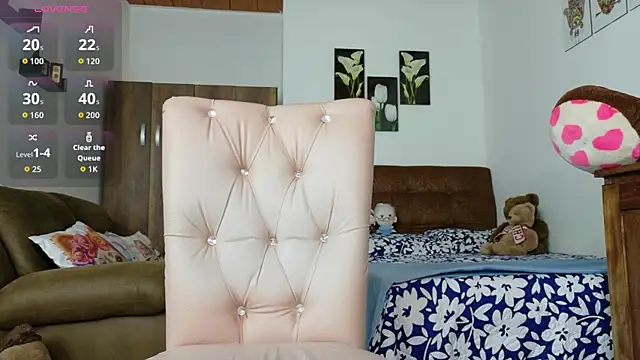 Snapshot of Bryony_Sullyvan chatting on 10.21.25 Bryony Sullyvan online show from 10.21.25