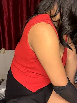 Snapshot of Cute-Samayra chatting on 11.13.25 Cute-Samayra online show from 11.13.25