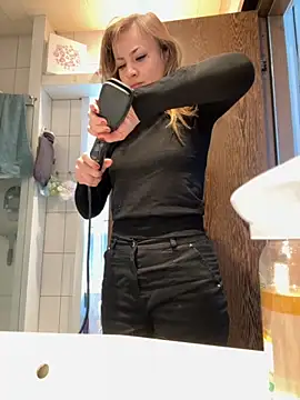 IsabellaEtha online show from 09.12.25