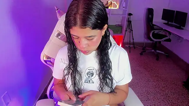 Snapshot of Ivy_nt chatting on 11.14.25 Ivy nt online show from 11.14.25