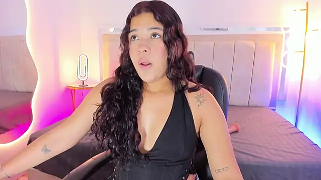 Snapshot of Ivy_nt chatting on 11.21.25 Ivy nt online show from 11.21.25