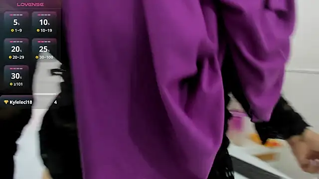 azaharaaa  online show from 09.09.25