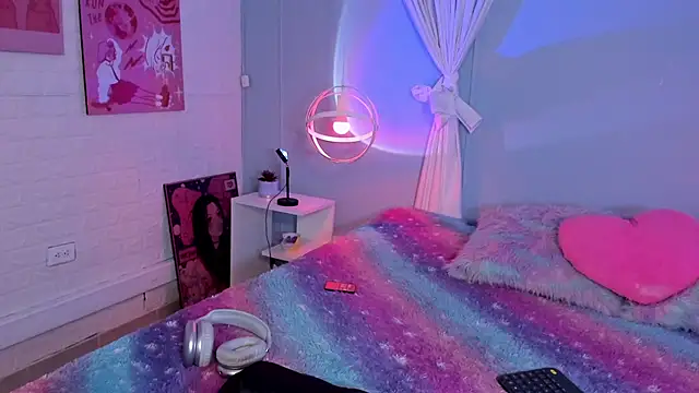 Hannahpage online show from 10.21.25