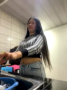 Snapshot of Tamygh_ chatting on 11.12.25 Tamygh online show from 11.12.25