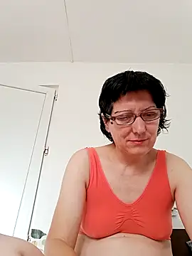 Snapshot of Vera_Elle chatting on 11.26.25 Vera Elle online show from 11.26.25