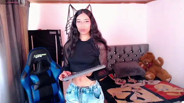 Snapshot of Sweet-Cris chatting on 09.11.25 Sweet-Cris online show from 09.11.25