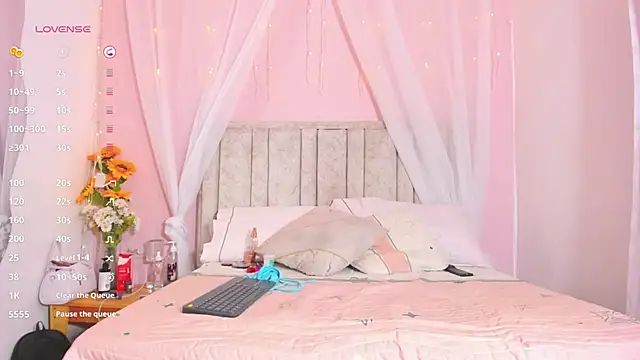 Rachellcooperrr online show from 09.11.25