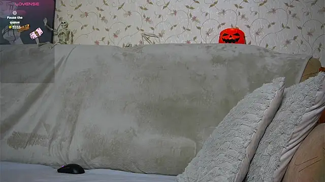 johnstoneisland online show from 10.23.25