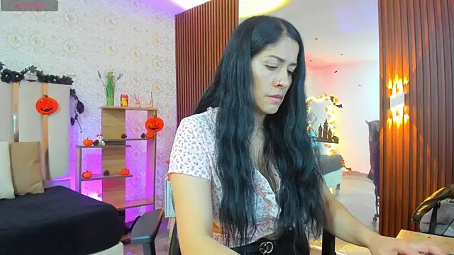 Snapshot of BLUE_TAY1 chatting on 10.15.25 BLUE TAY1 online show from 10.15.25