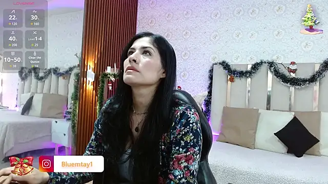 Snapshot of BLUE_TAY1 chatting on 11.24.25 BLUE TAY1 online show from 11.24.25