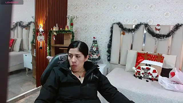 Snapshot of BLUE_TAY1 chatting on 11.27.25 BLUE TAY1 online show from 11.27.25