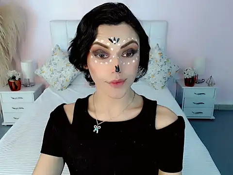 nathalialoes1 online show from 10.27.25