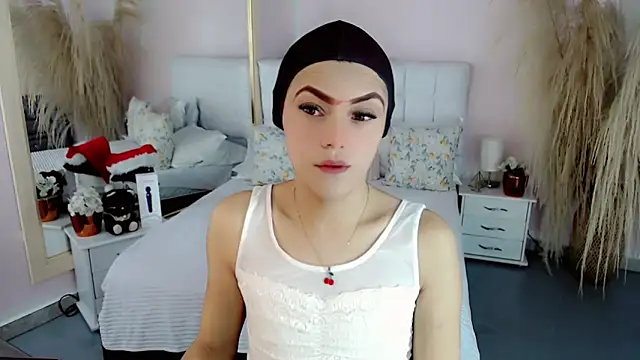 nathalialoes1 online show from 12.19.25