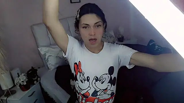 nathalialoes1 online show from 01.14.26