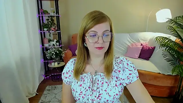 YourUniverser online show from 09.09.25