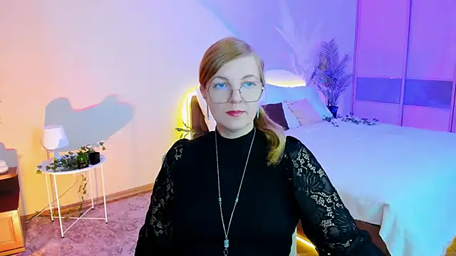 YourUniverser online show from 10.11.25