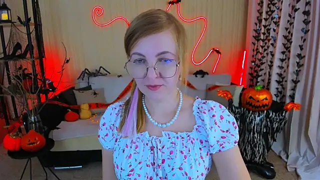 YourUniverser online show from 10.25.25