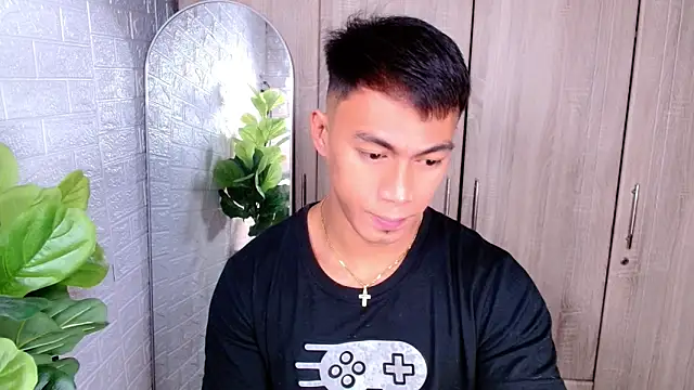 PinooyMilker online show from 10.18.25