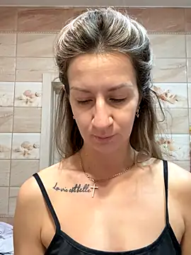 EvvaMur online show from 10.22.25