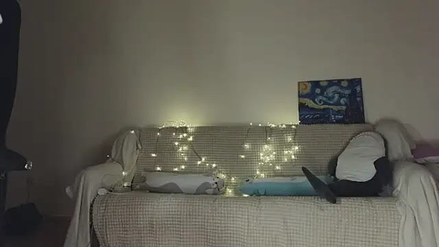 Snapshot of Pixxxis chatting on 10.21.25 Pixxxis online show from 10.21.25