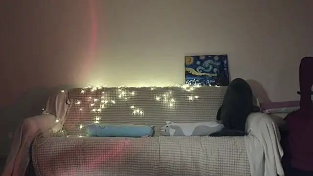 Snapshot of Pixxxis chatting on 10.30.25 Pixxxis online show from 10.30.25