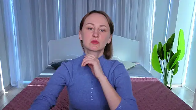 LuluChiiii online show from 10.15.25