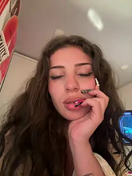 Snapshot of zuleikha chatting on 07.15.26 zuleikha online show from 07.15.26
