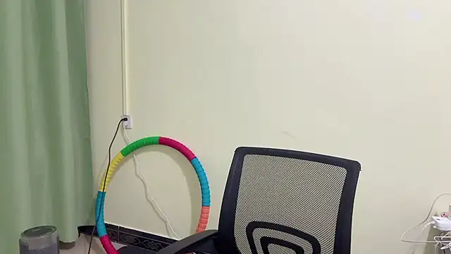 Nicole-13 online show from 12.17.25