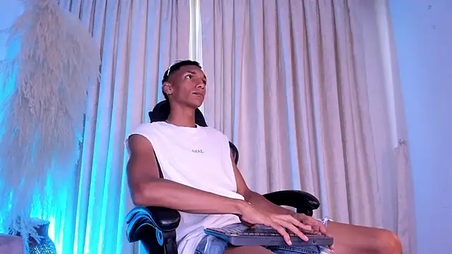 JulienSaint online show from 04.12.26