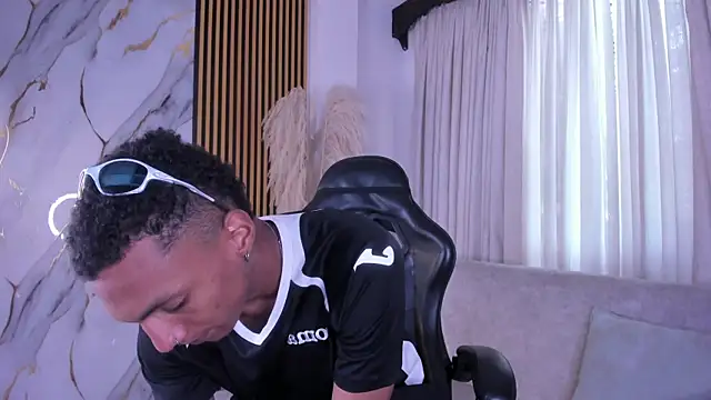 JulienSaint online show from 04.18.26